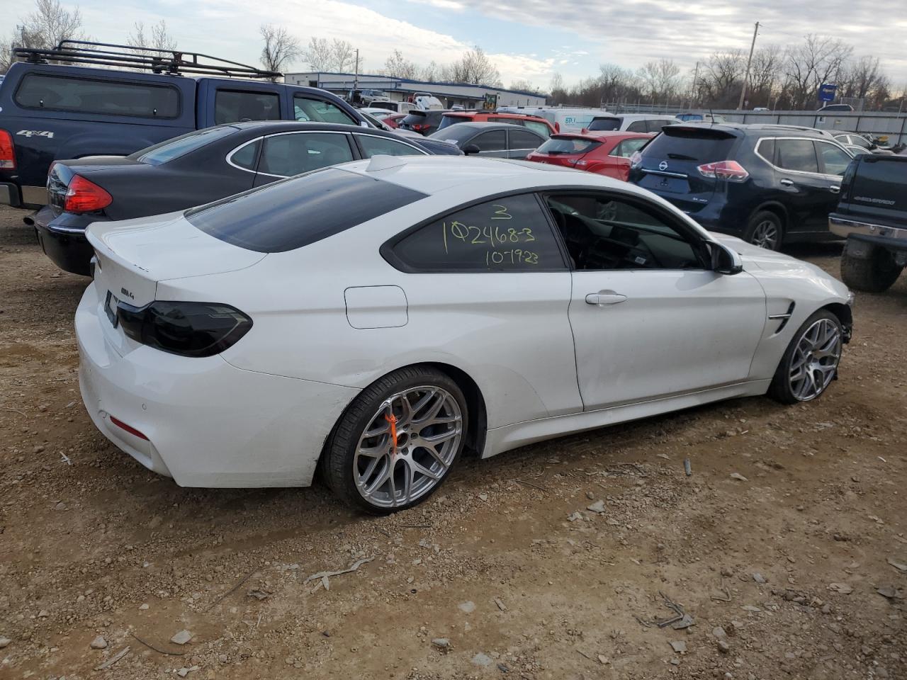 2015 BMW M4 VIN WBS3R9C56FK332514 photo 3