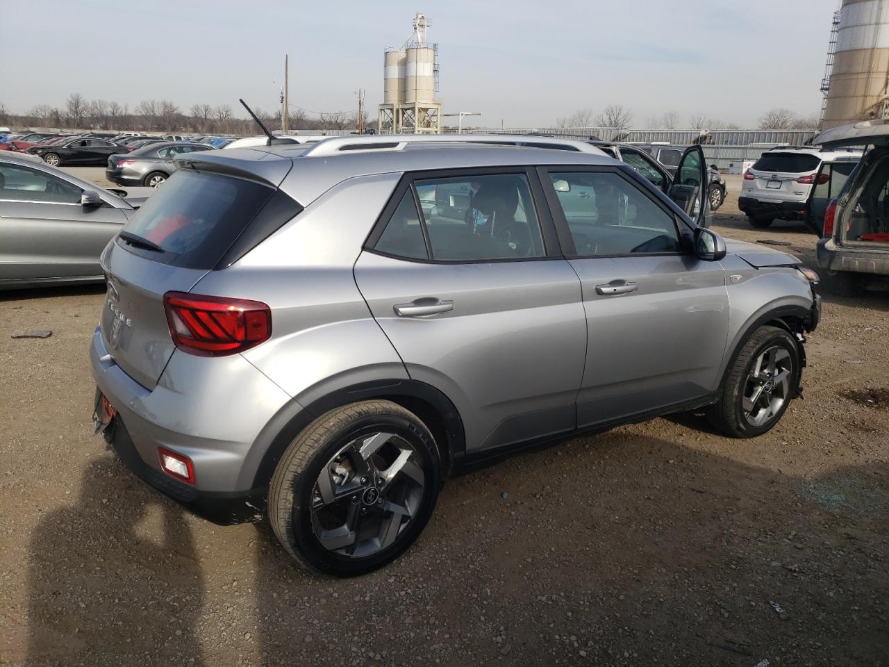 2024 HYUNDAI Venue VIN KMHRC8A3XRU285197 photo 3
