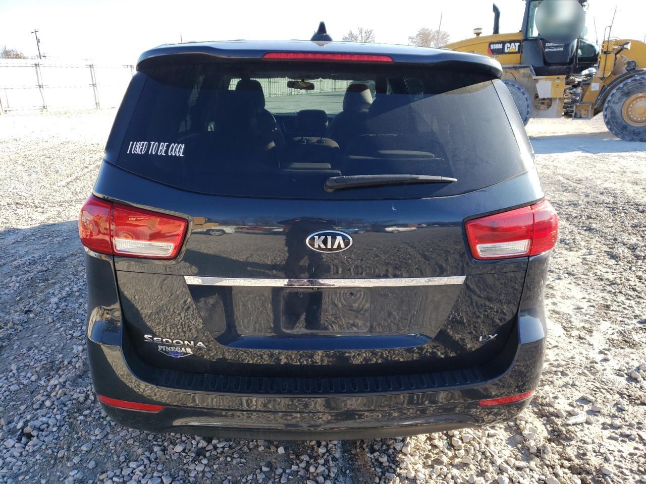 2017 KIA Sedona lx VIN KNDMB5C15H6245320 photo 6
