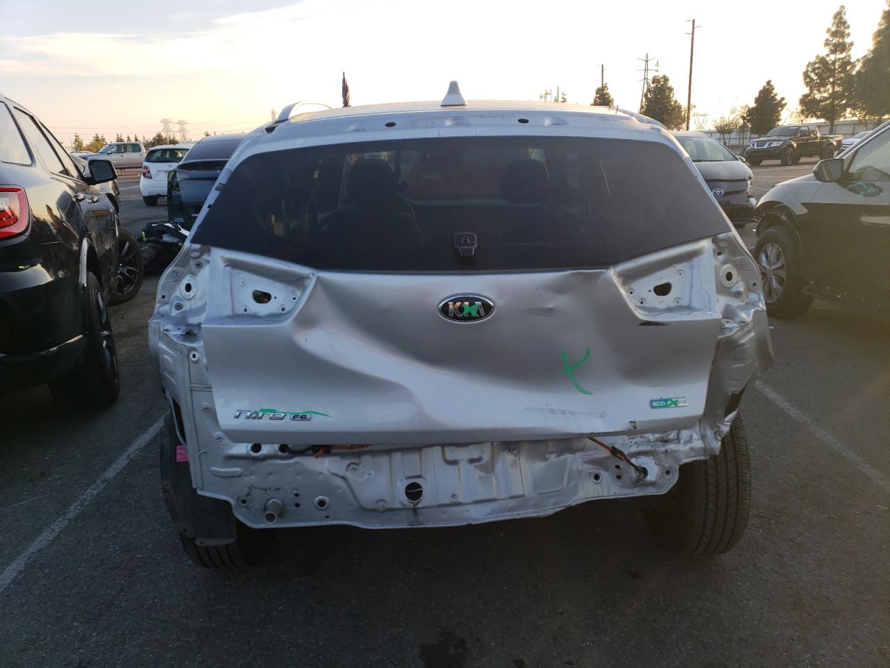 2020 KIA Niro VIN KNDCB3LCXL5436313 photo 6