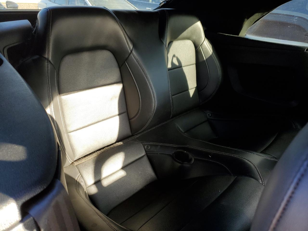 2018 Ford Mustang VIN 1FATP8UH8J5145448 photo 10