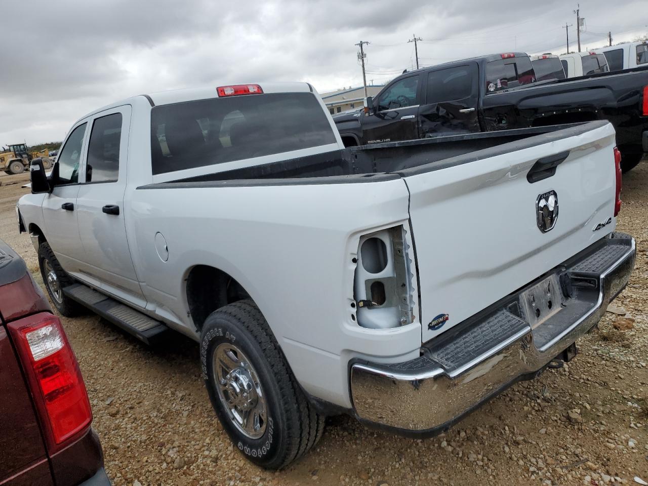 2023 Ram 2500 VIN 3C6UR5CJ8PG606491 photo 2
