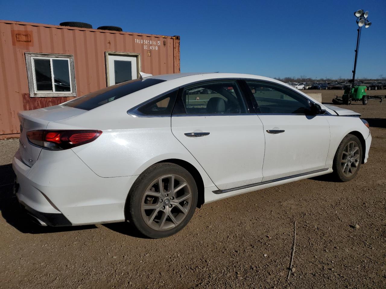 2018 HYUNDAI Sonata VIN 5NPE34AB3JH693901 photo 3