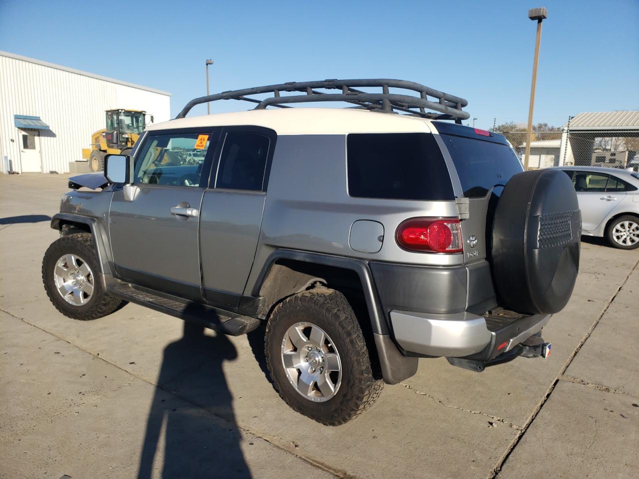 2010 TOYOTA Fj cruiser VIN JTEBU4BF3AK084337 photo 2