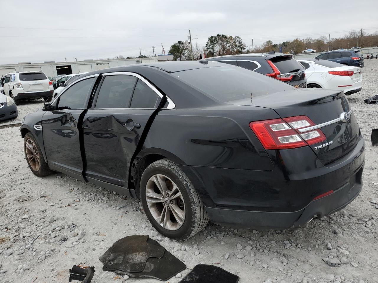 2018 Ford Taurus VIN 1FAHP2D82JG136784 photo 2