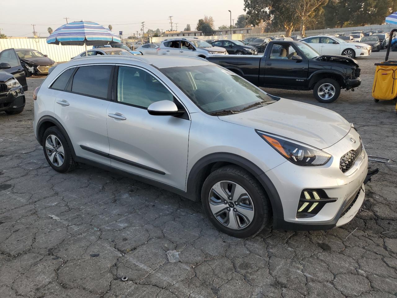 2020 Kia Niro VIN KNDCB3LC4L5400844 photo 4