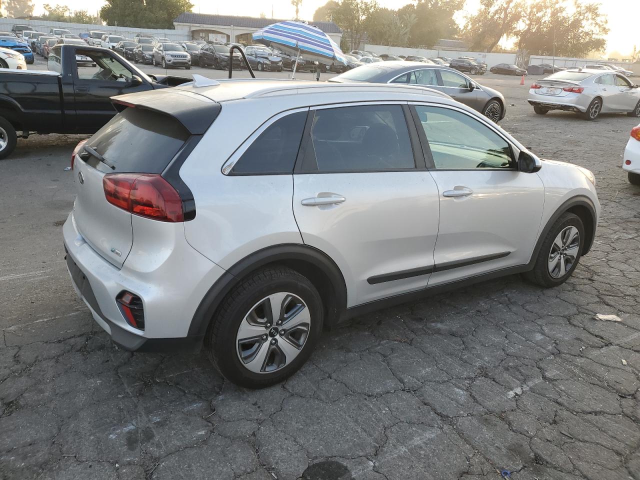 2020 Kia Niro VIN KNDCB3LC4L5400844 photo 3