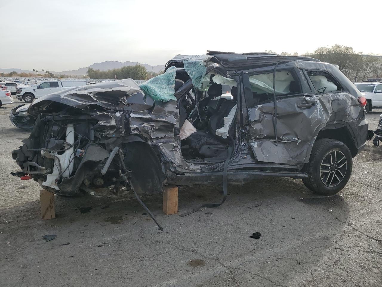 2021 Jeep Grand cher VIN 1C4RJFLGXMC510084 photo 1