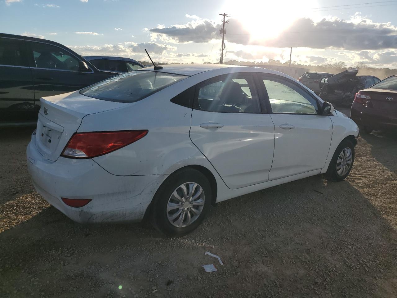 2016 Hyundai Accent VIN KMHCT4AE6GU132619 photo 3