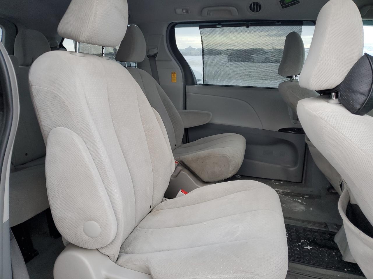 2014 TOYOTA Sienna le VIN 5TDJK3DC8ES090779 photo 11