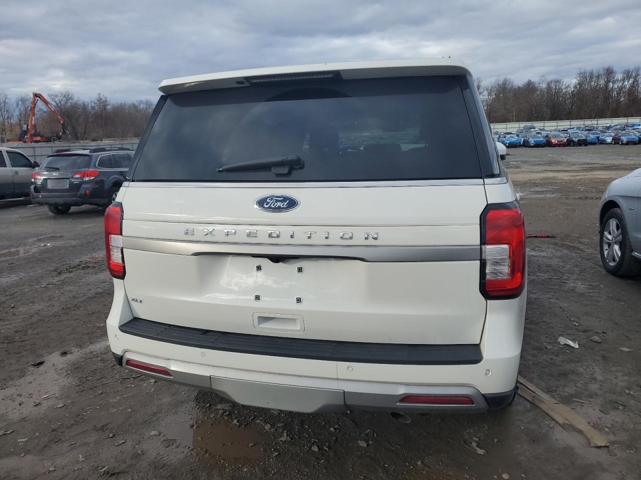 2023 Ford Expedition VIN 1FMJU1J85PEA61887 photo 6