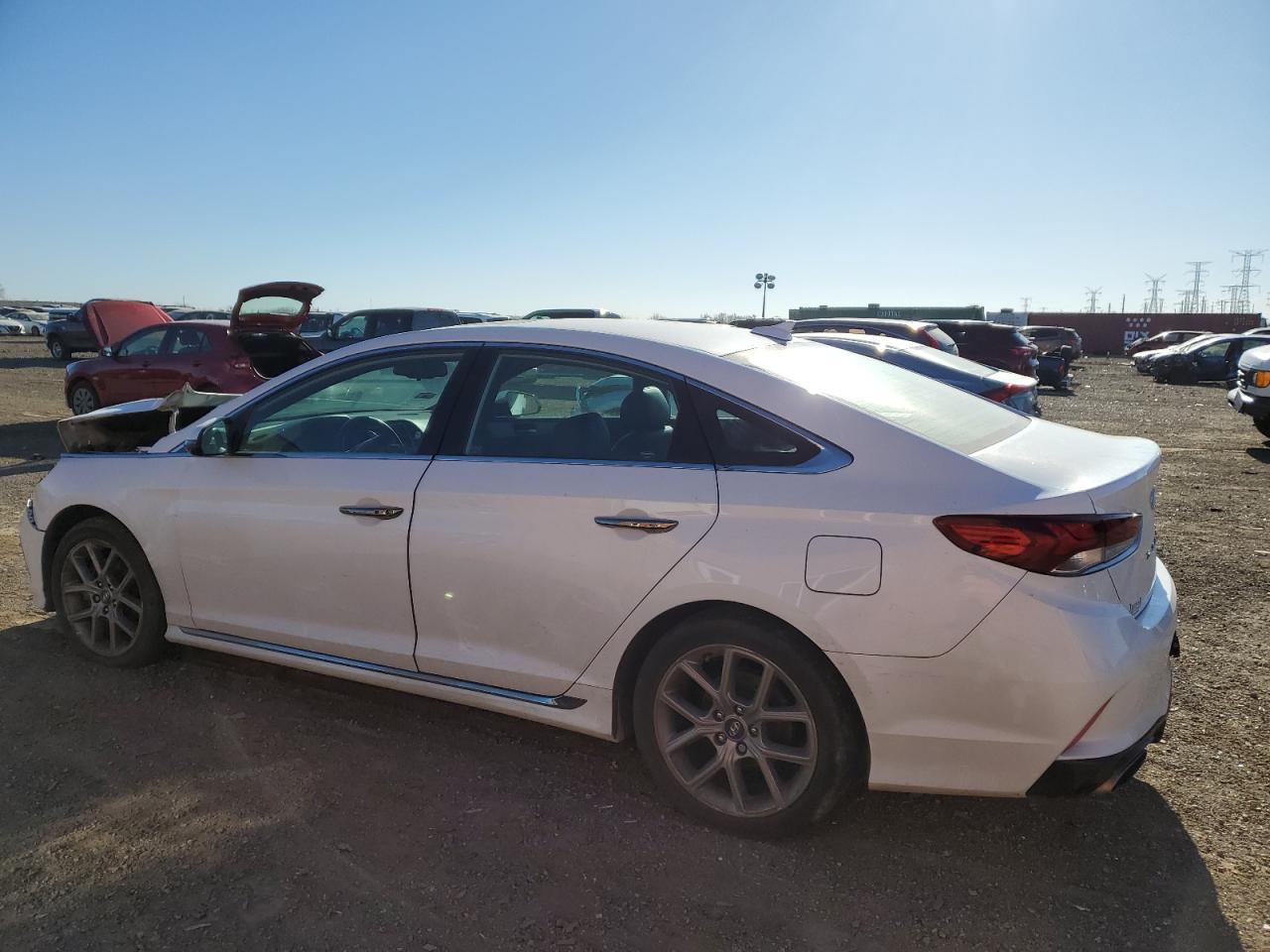 2018 HYUNDAI Sonata VIN 5NPE34AB3JH693901 photo 2
