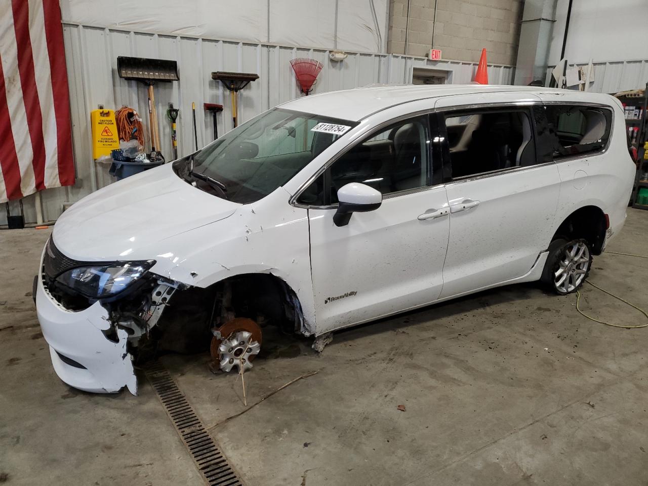 2022 Chrysler Minivan VIN 2C4RC1CG4NR212202 photo 1