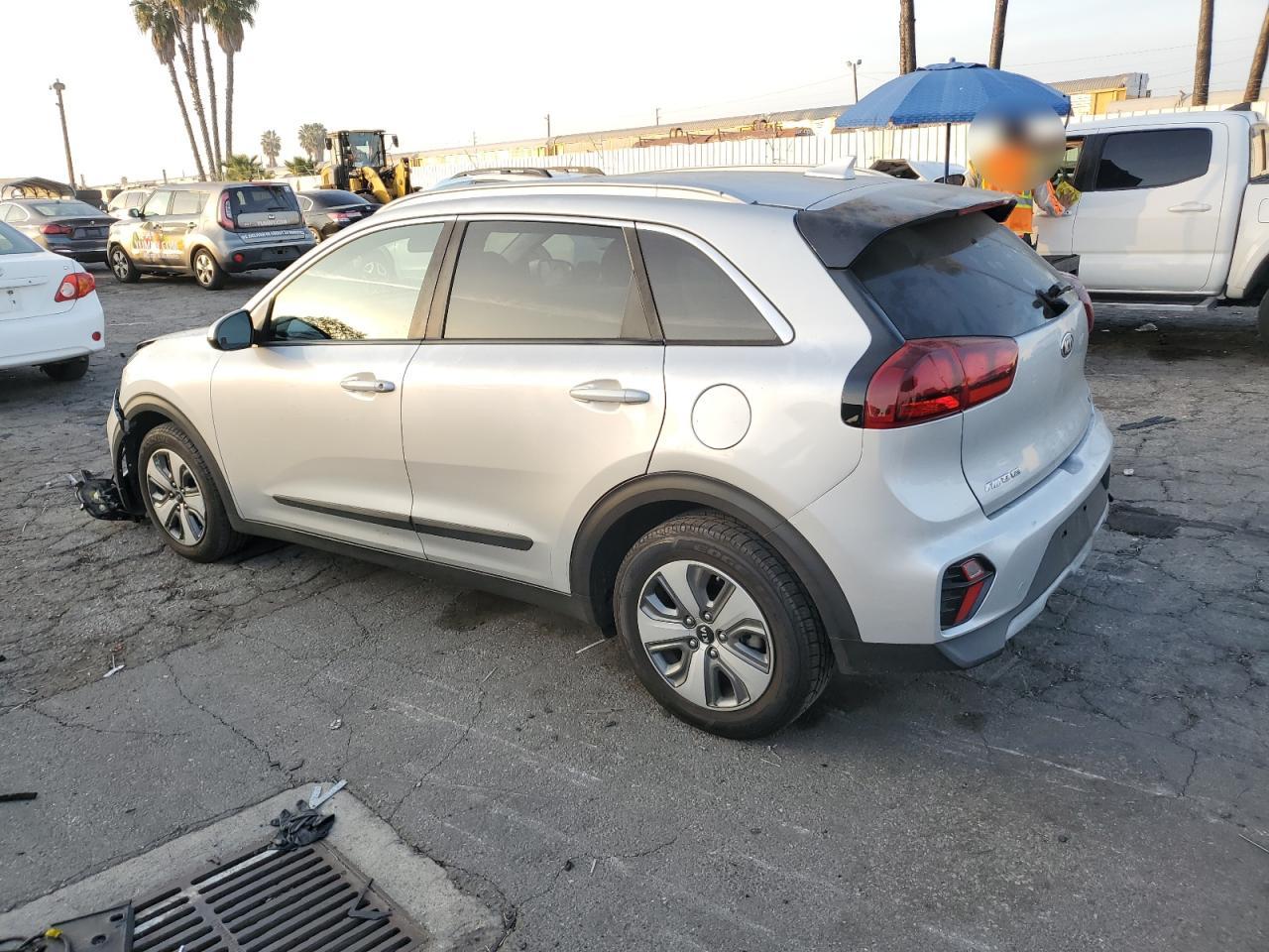 2020 Kia Niro VIN KNDCB3LC4L5400844 photo 2