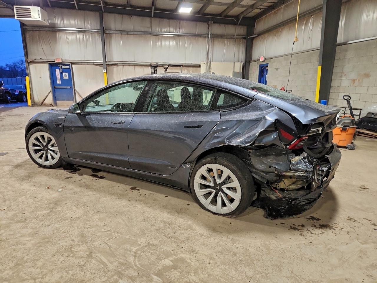 2022 Tesla Model 3 VIN 5YJ3E1EB0NF344337 photo 2