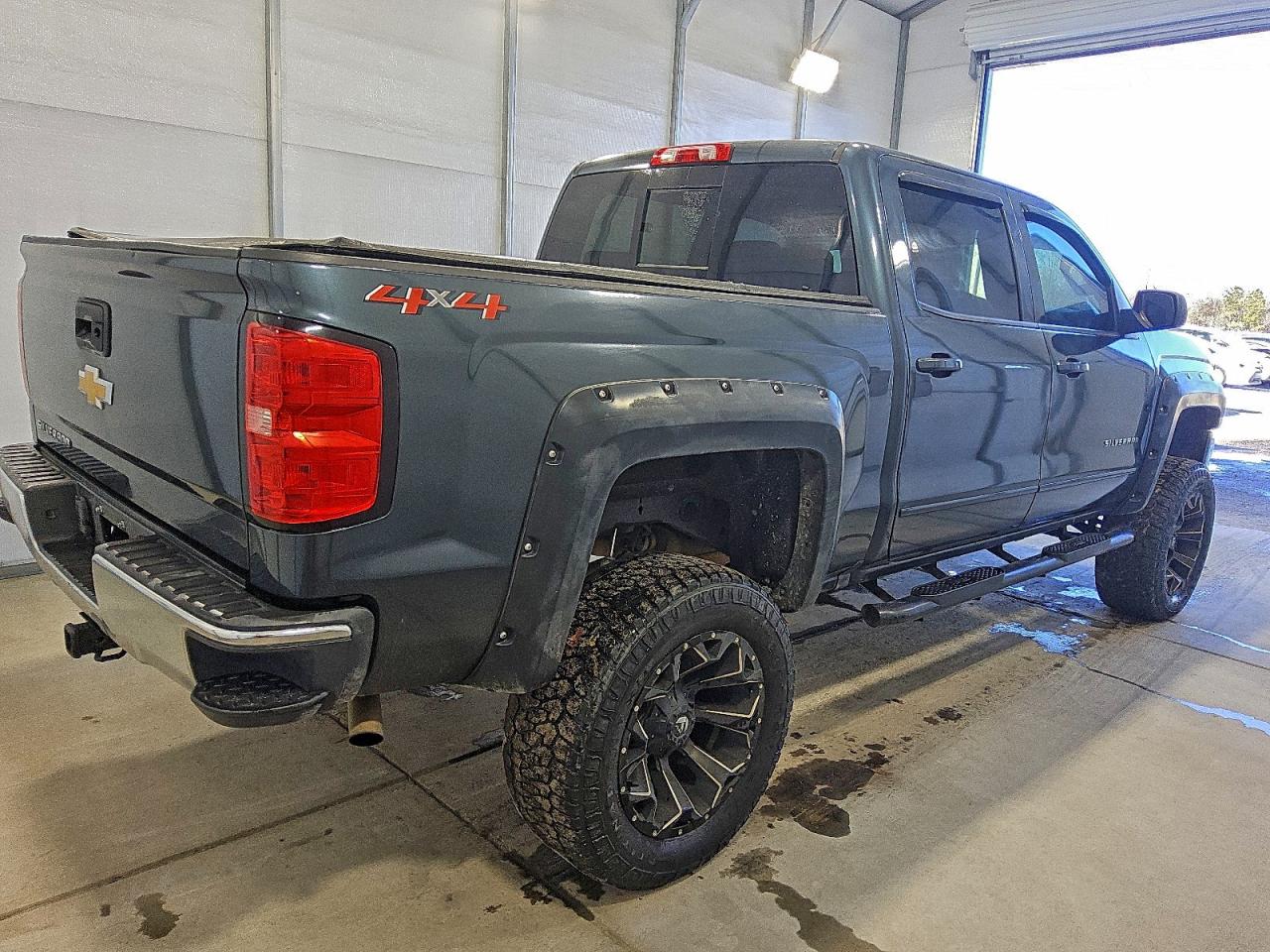 2018 Chevrolet All models VIN 3GCUKREC7JG250710 photo 3