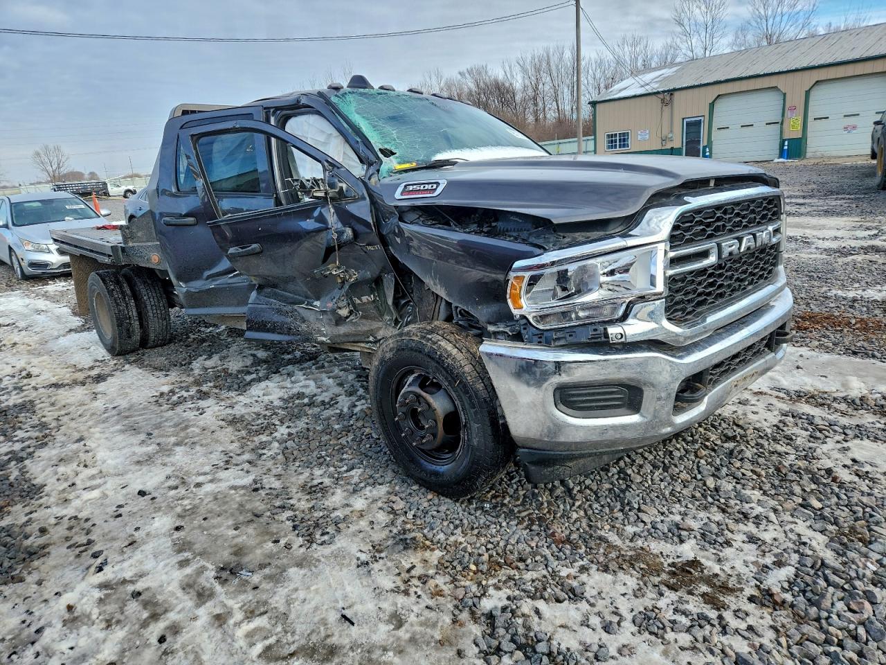 2021 Ram 3500 VIN 3C63RRGLXMG690064 photo 4