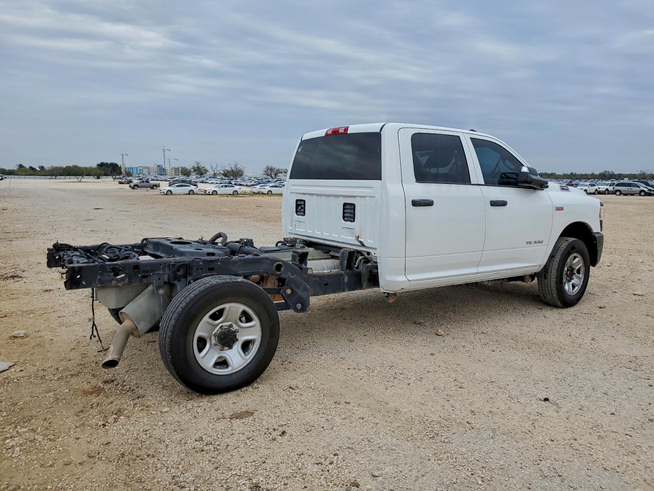 2020 Ram 2500 VIN 3C6UR5HJ0LG111432 photo 3