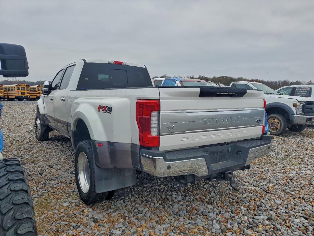 2019 Ford F450 VIN 1FT8W4DT1KEF39827 photo 2