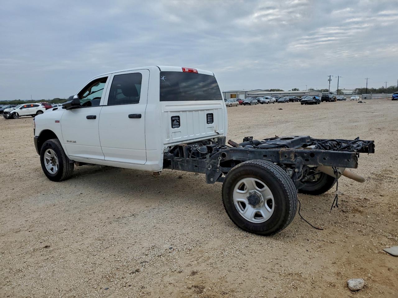2020 Ram 2500 VIN 3C6UR5HJ0LG111432 photo 2