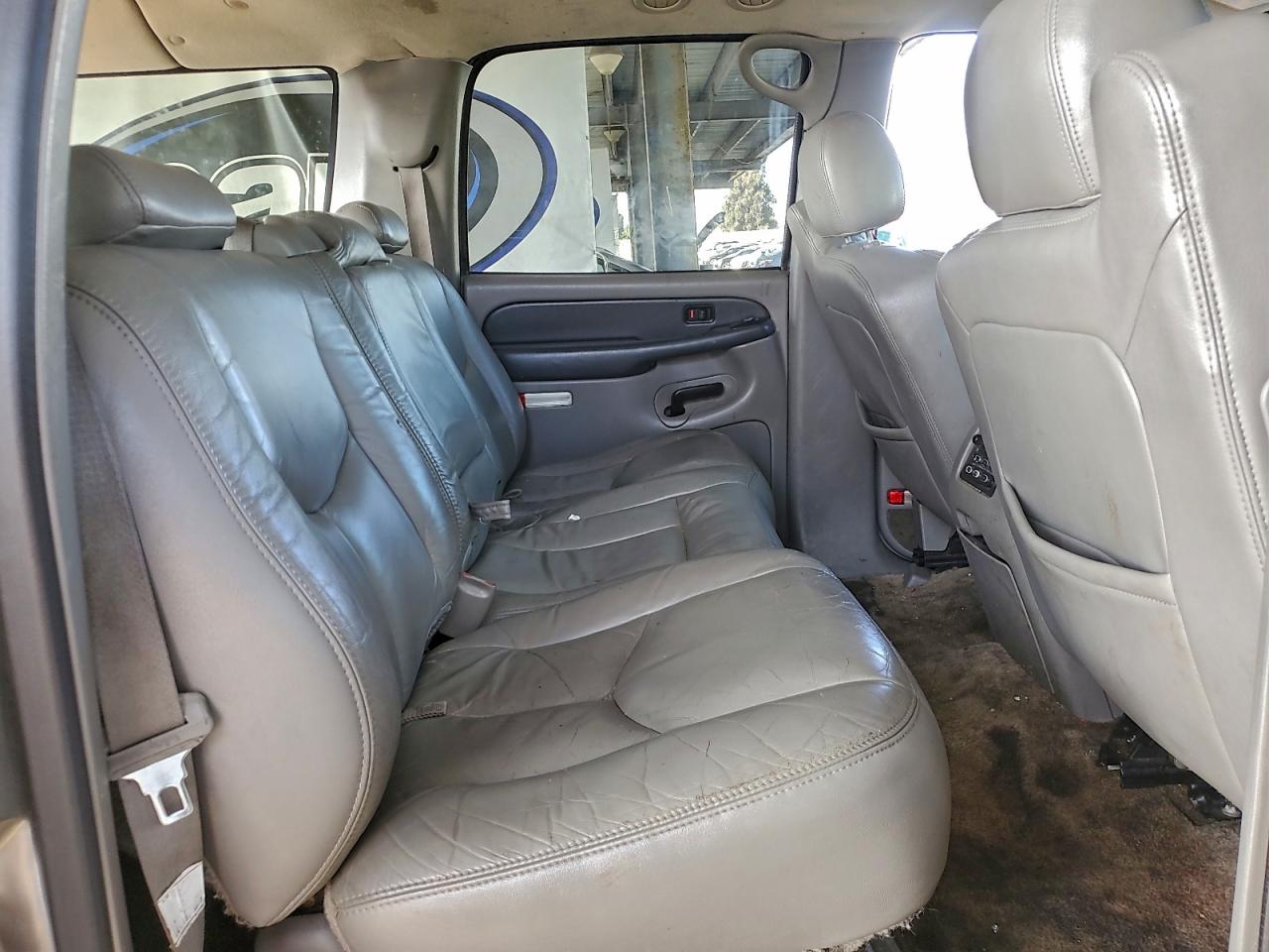 2003 CHEV Suburban VIN 3GNFK16T73G176904 photo 11