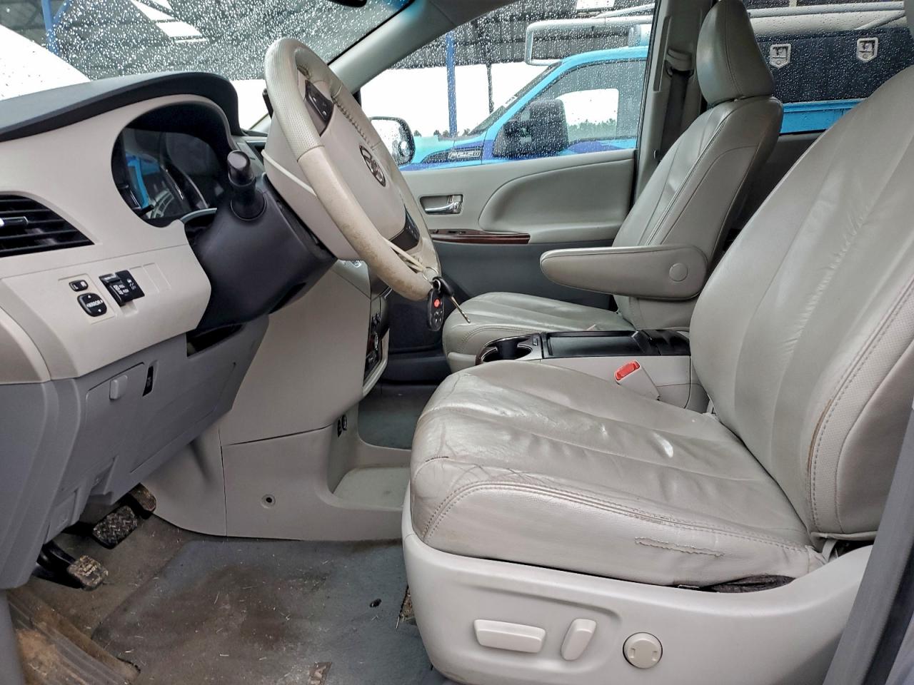 2011 TOYOTA All models VIN 5TDYK3DC0BS161757 photo 7