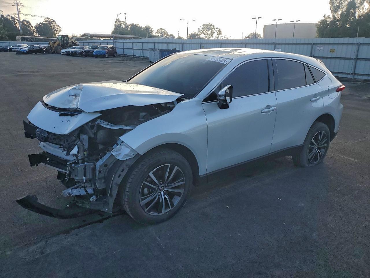 2024 Toyota Venza VIN JTEAAAAH9RJ177936 photo 1