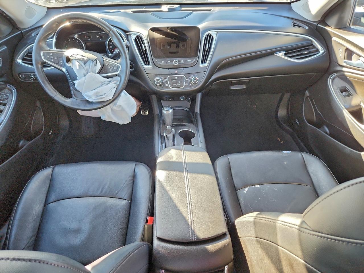2017 Chevrolet Malibu VIN 1G1ZE5ST7HF274682 photo 8