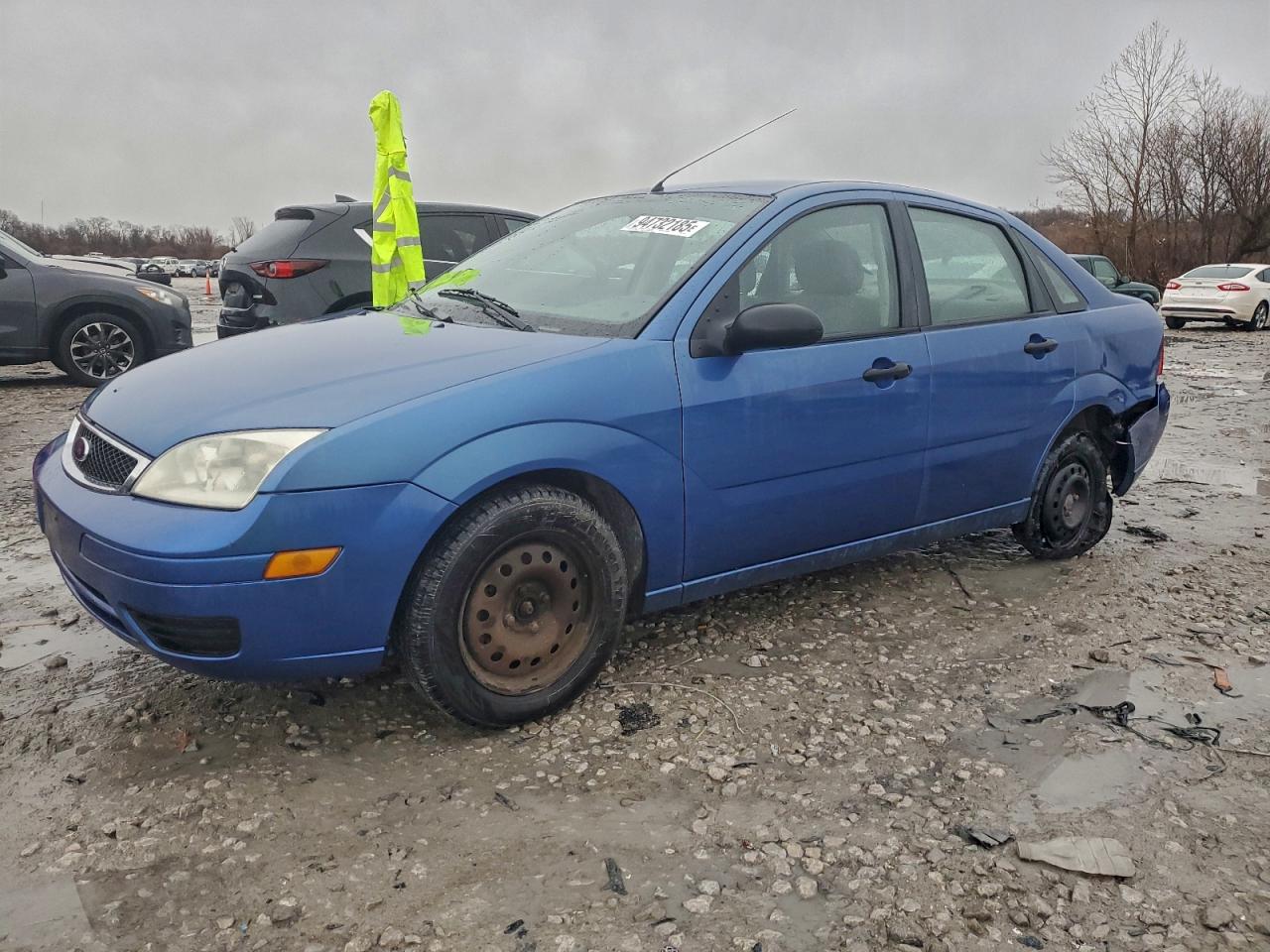 2005 Ford Focus VIN 1FAFP34N25W120776 photo 1