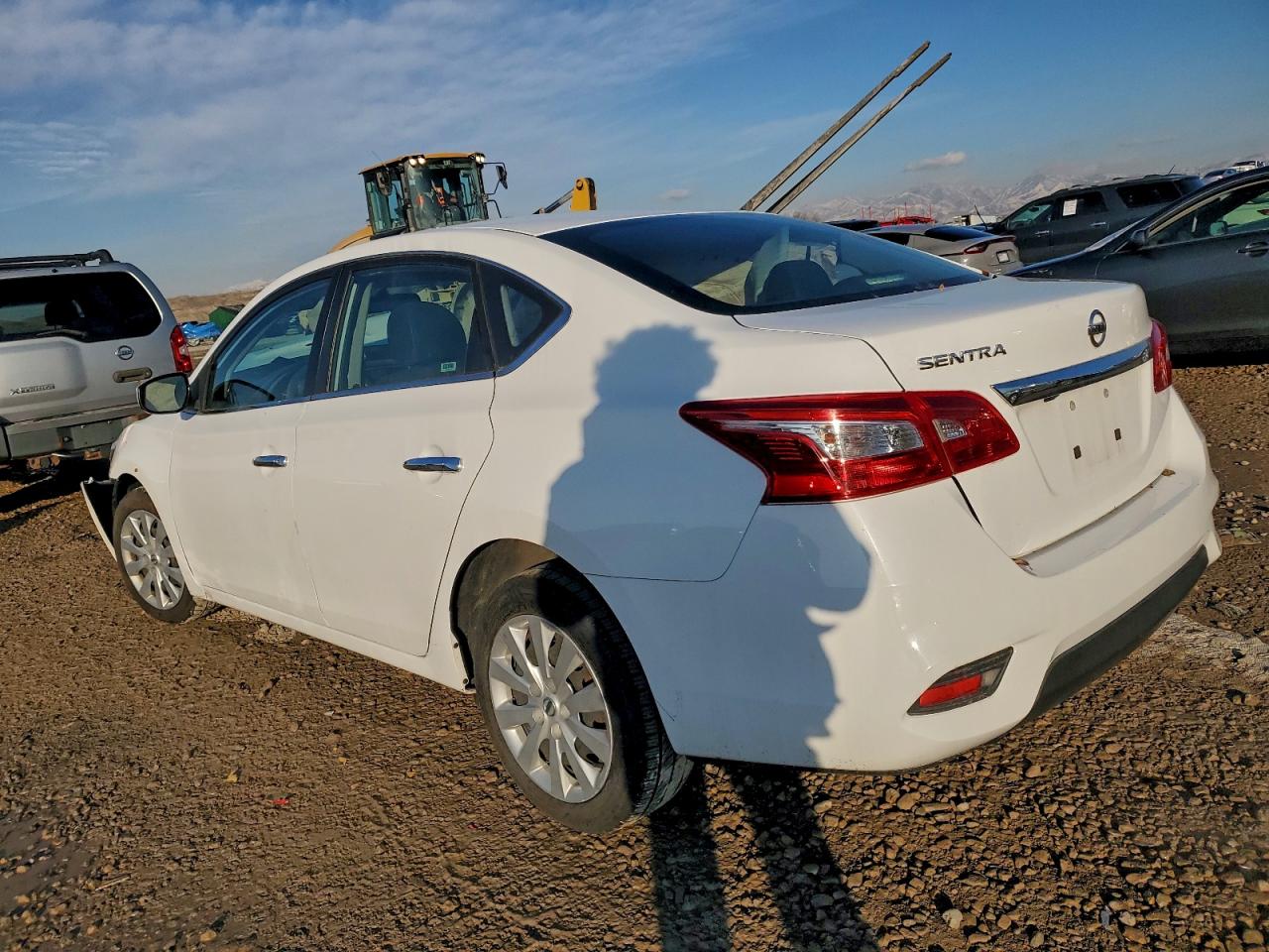 2018 Niss Sentra VIN 3N1AB7AP3JY282454 photo 2