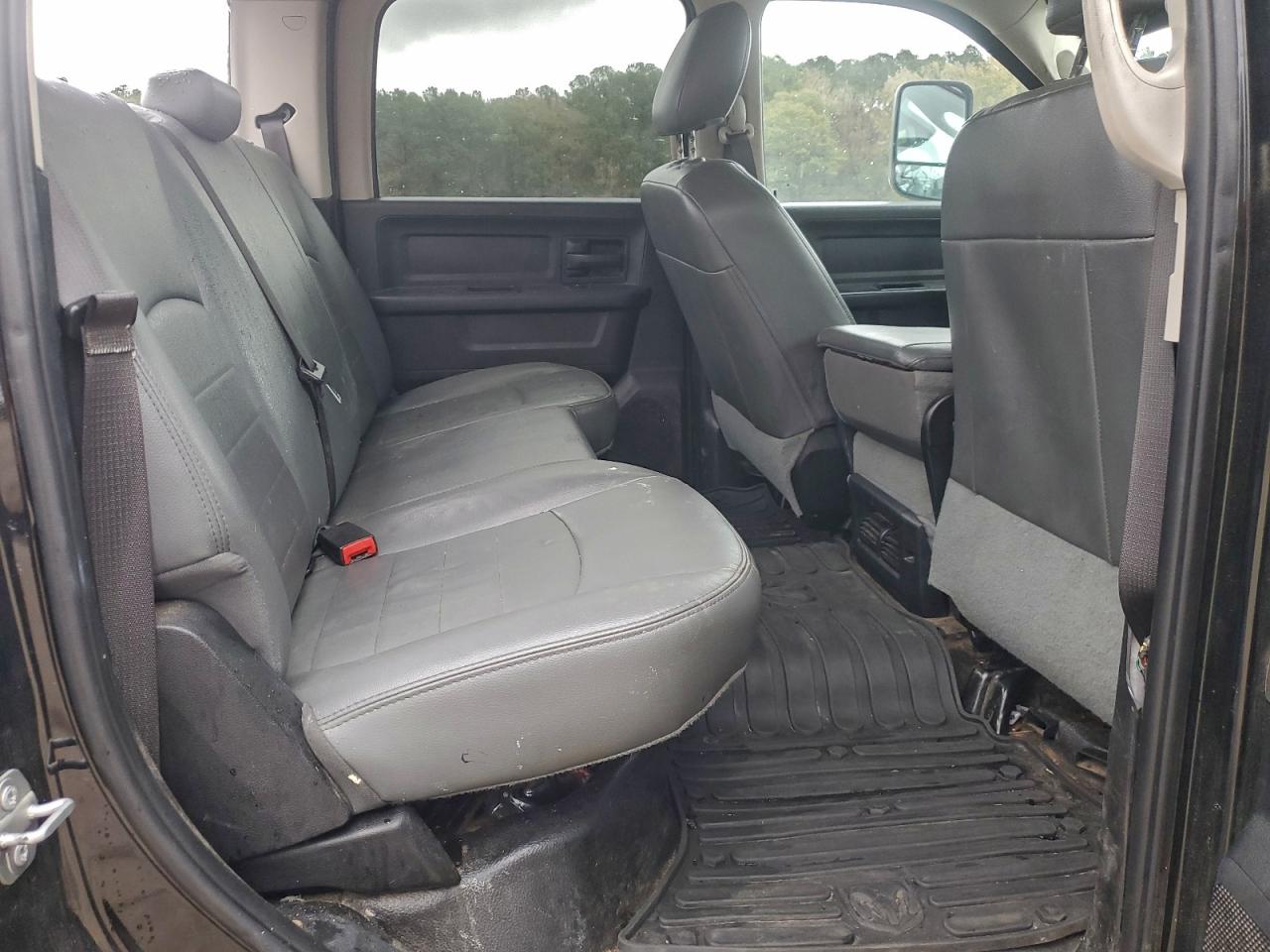 2018 Ram All models VIN 3C6UR5CL4JG365800 photo 10
