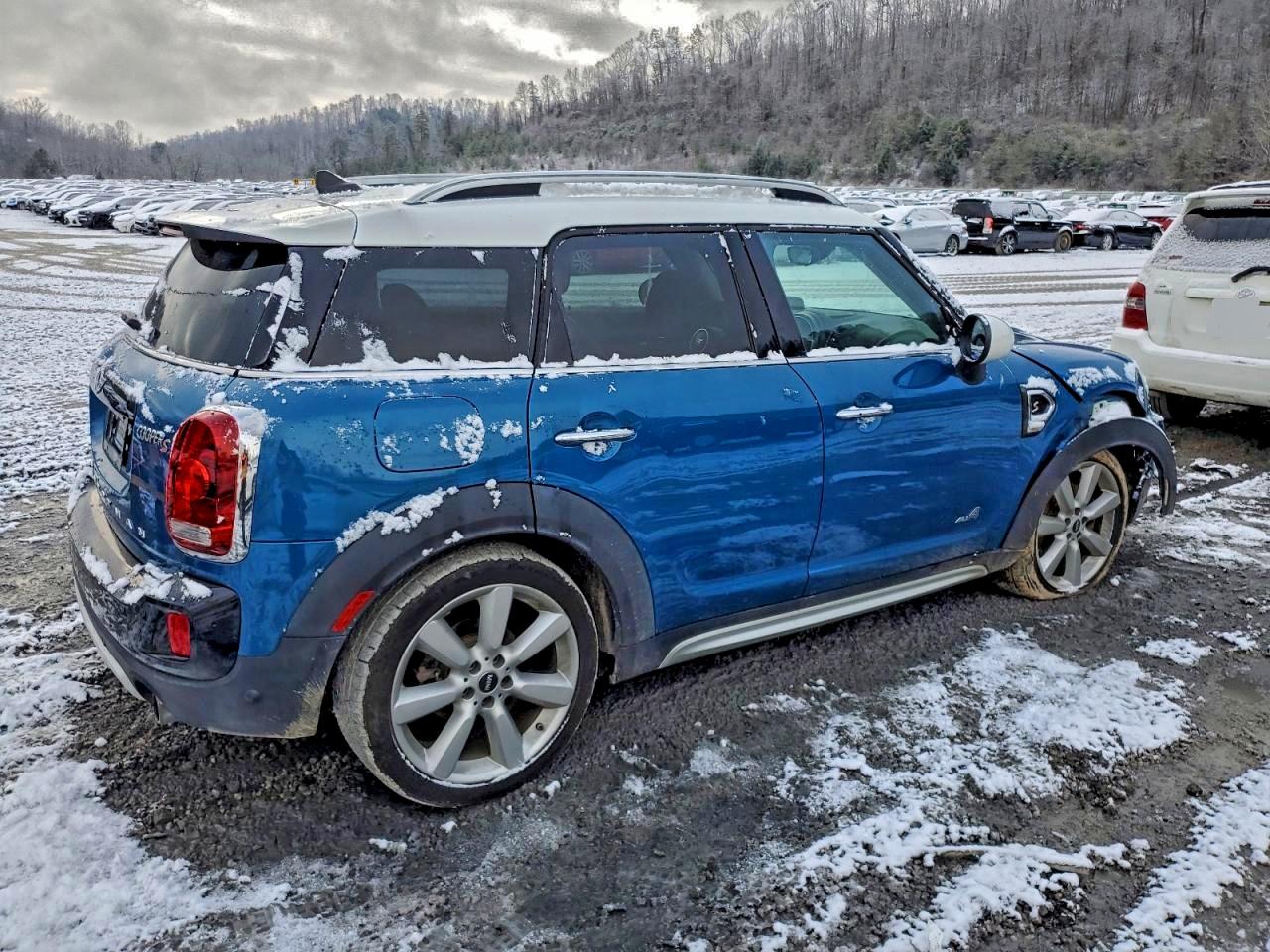 2018 Mini Cooper VIN WMZYT5C33J3D81813 photo 3