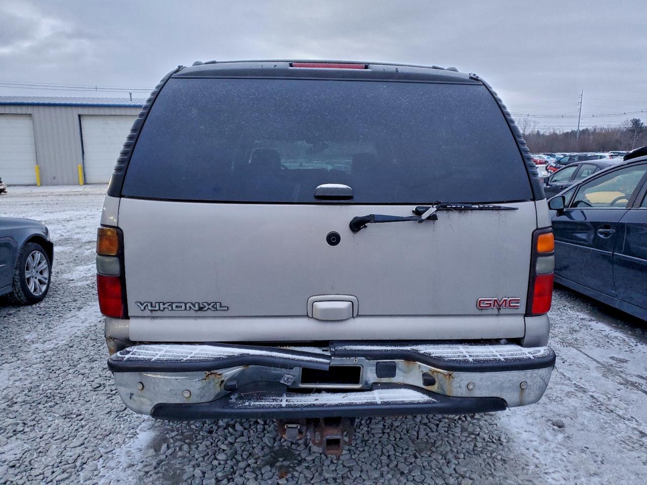 2005 GMC Yukon VIN 1GKFK16Z35J231948 photo 6