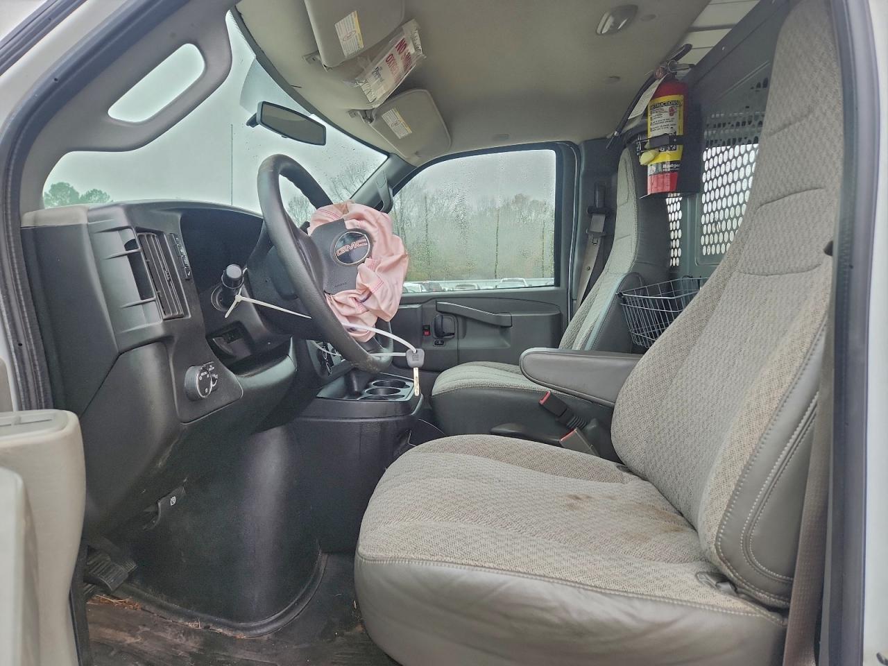 2017 GMC Savana VIN 1GTW7AFF2H1911749 photo 7