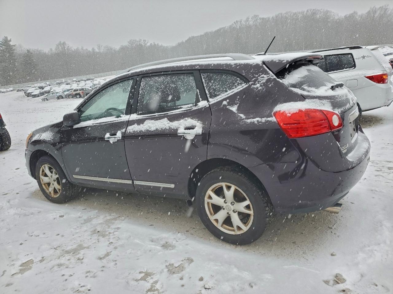 2011 Nissan Rogue VIN JN8AS5MV8BW258045 photo 2