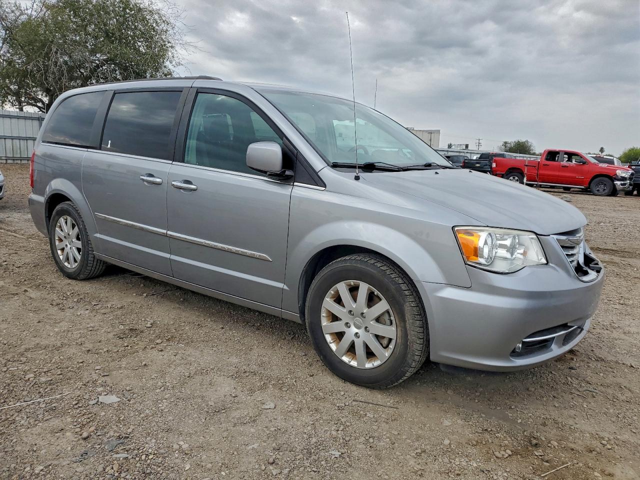 2015 Chrysler Minivan VIN 2C4RC1BG0FR578211 photo 4