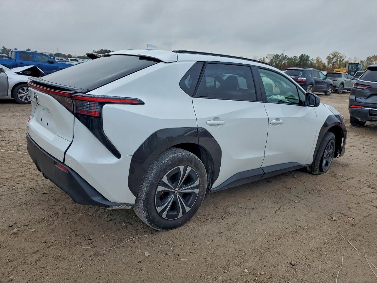 2024 Toyota Bz4x xle VIN JTMAAAAA6RA030237 photo 3