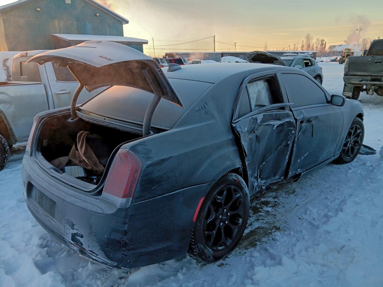 2020 Chrysler 300 VIN 2C3CCARGXLH169019 photo 3