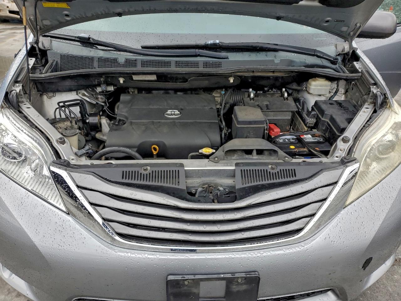 2011 TOYOTA All models VIN 5TDYK3DC0BS161757 photo 12