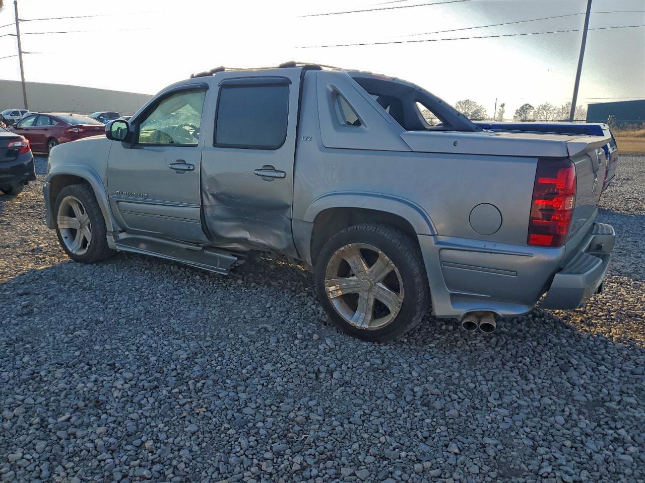 2007 Chev Avalanche VIN 3GNEC12087G213453 photo 2