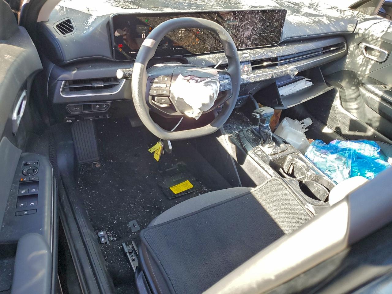 2025 Kia K4 lx VIN 3KPFT4DEXSE052616 photo 8