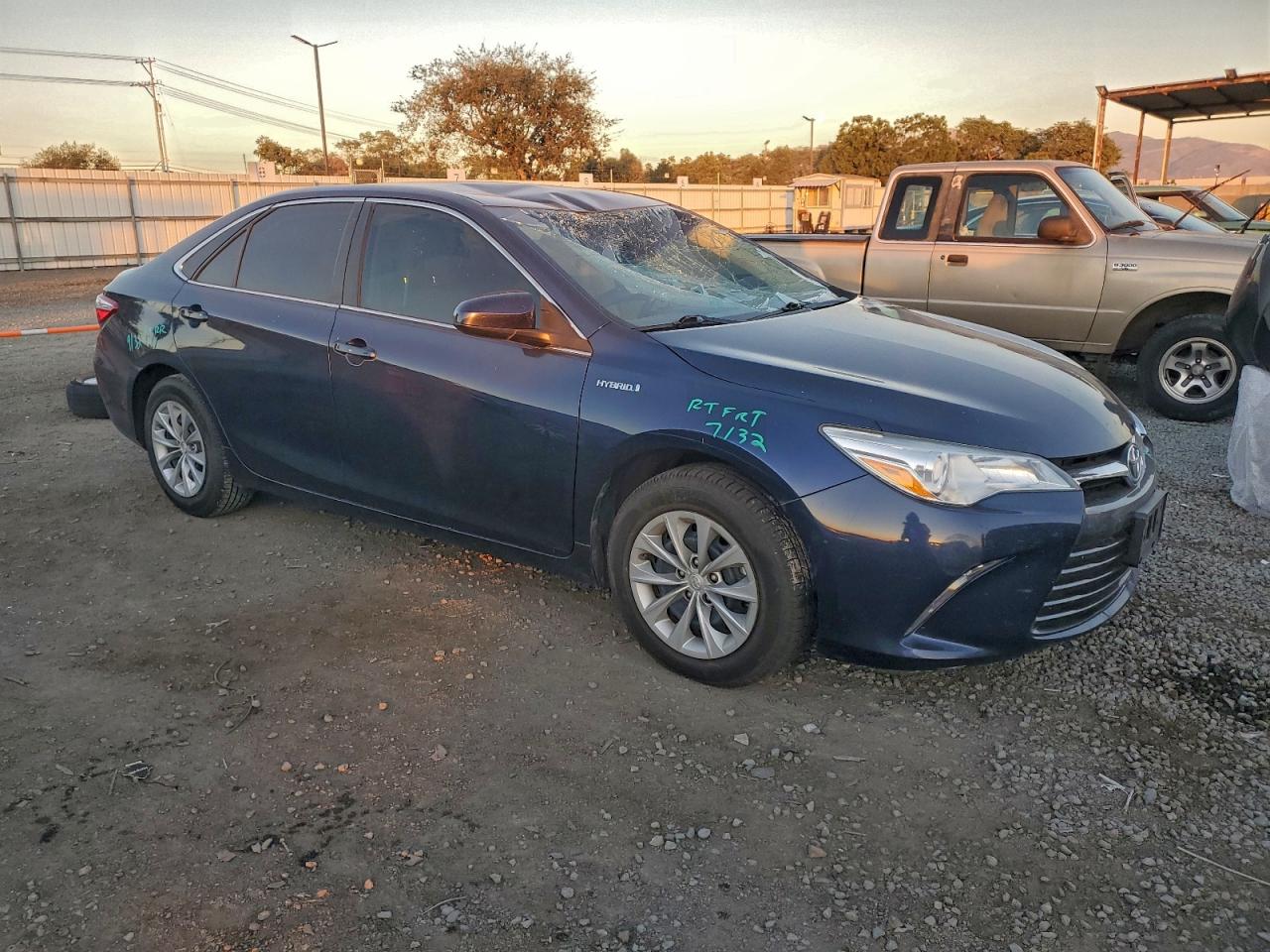 2016 Toyota Camry sola VIN 4T1BD1FK8GU184064 photo 4