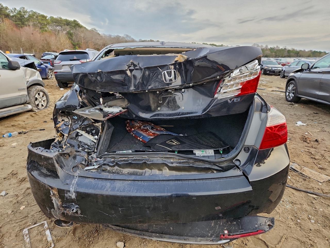 2014 Honda Accord VIN 1HGCR3F88EA021702 photo 6
