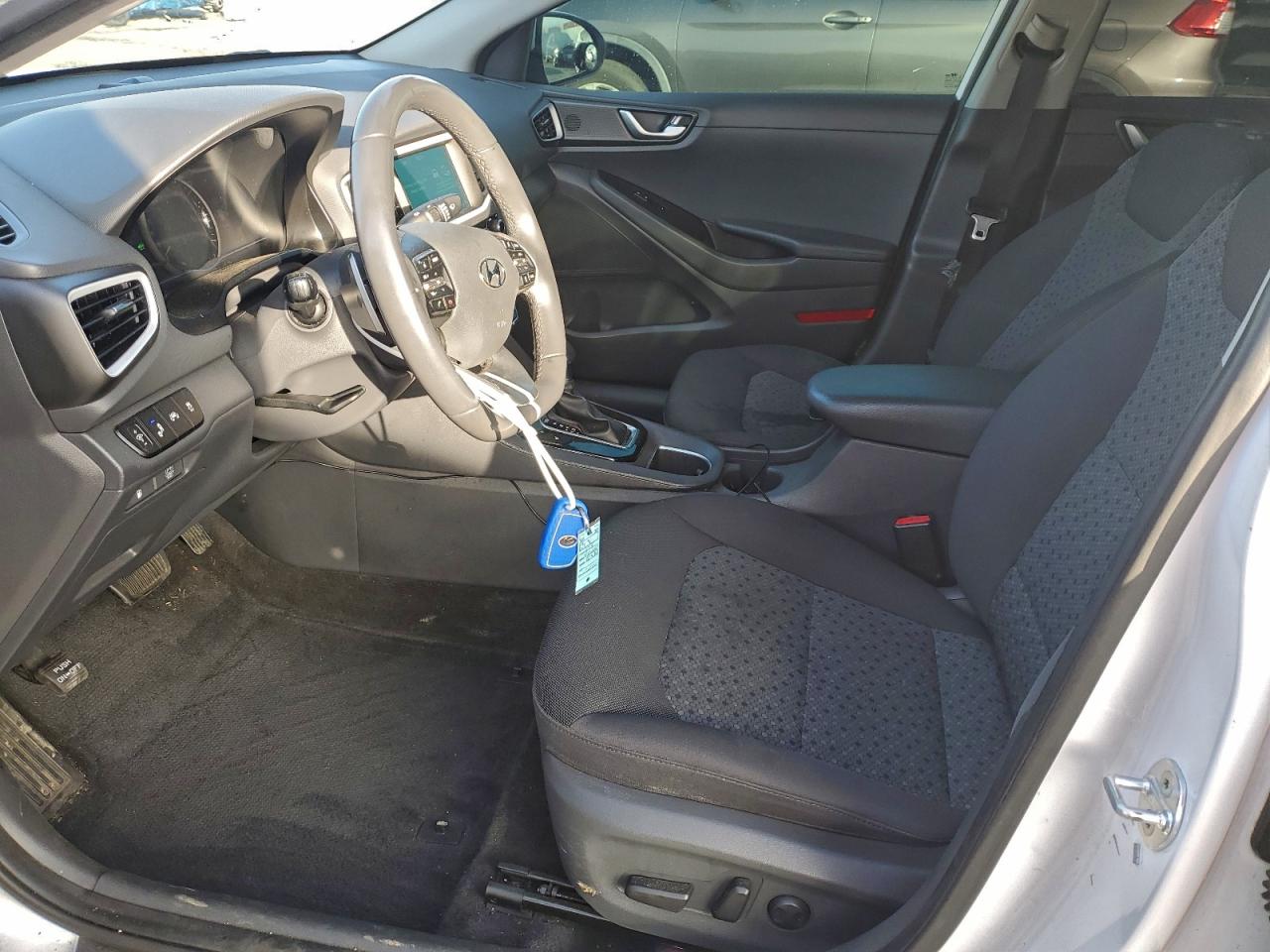 2018 HYUNDAI Ioniq VIN KMHC75LC2JU104104 photo 7