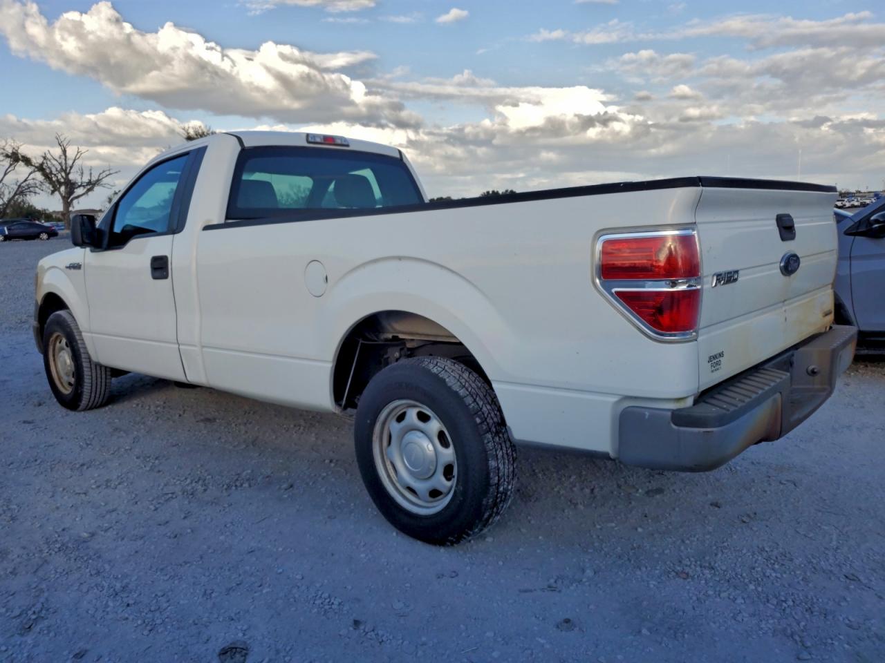 2013 Ford All models VIN 1FTMF1CM0DKG41972 photo 2