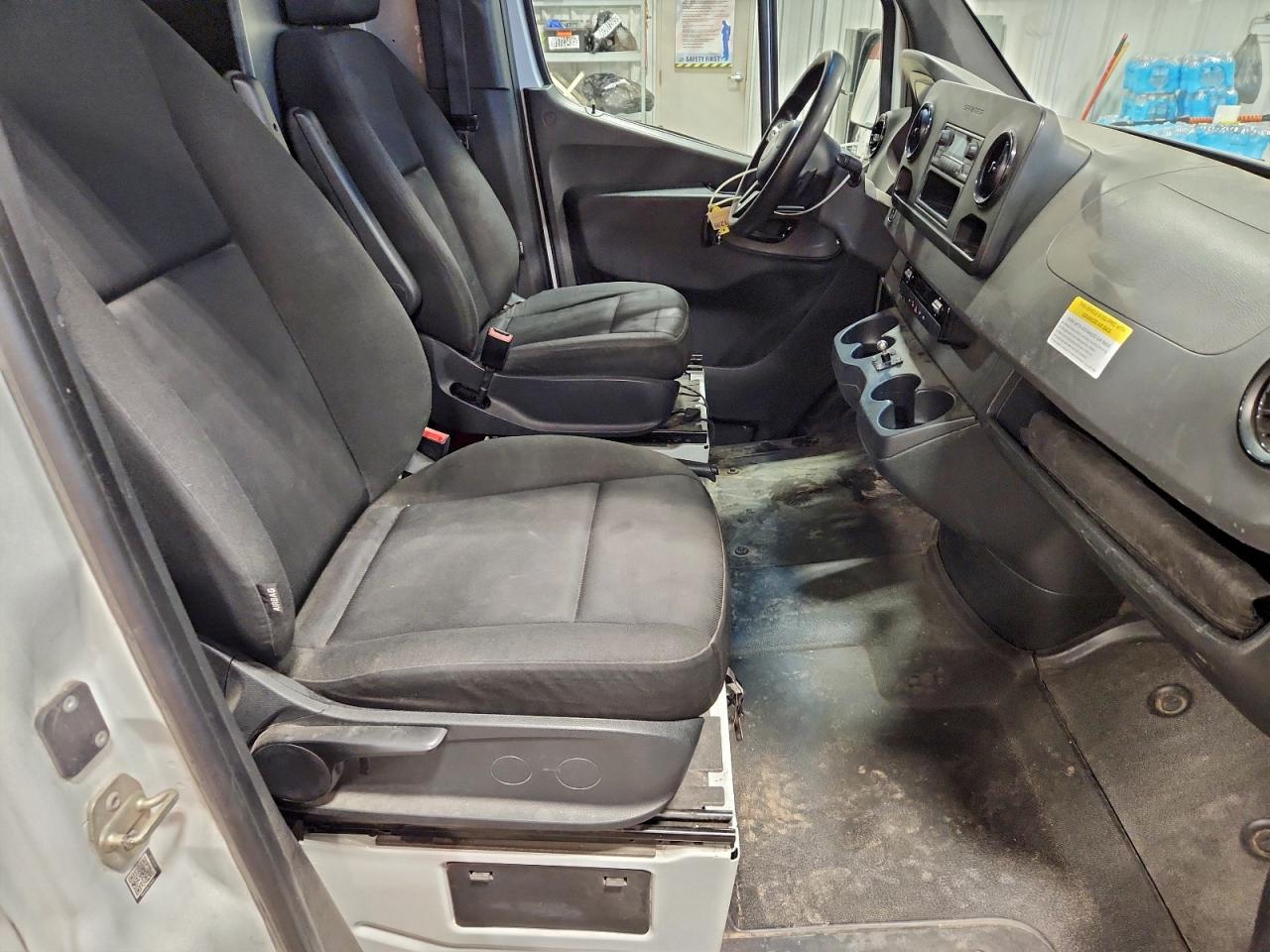 2019 FREIGHTLINER Sprinter VIN W2W4ECHY2KP202290 photo 11