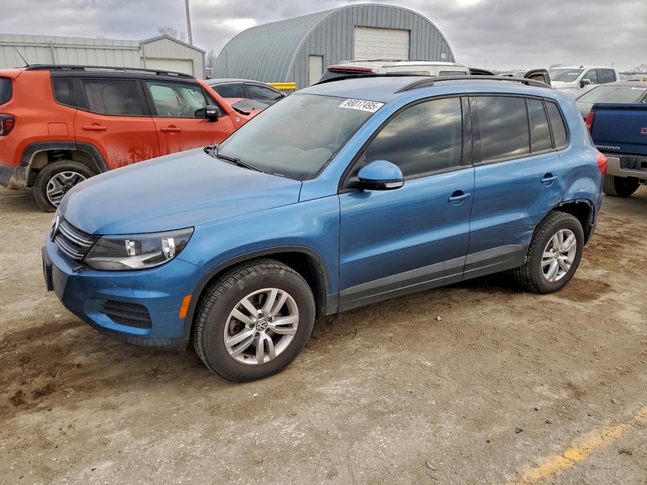2017 Volkswagen Tiguan VIN WVGAV7AX3HK024220 photo 1