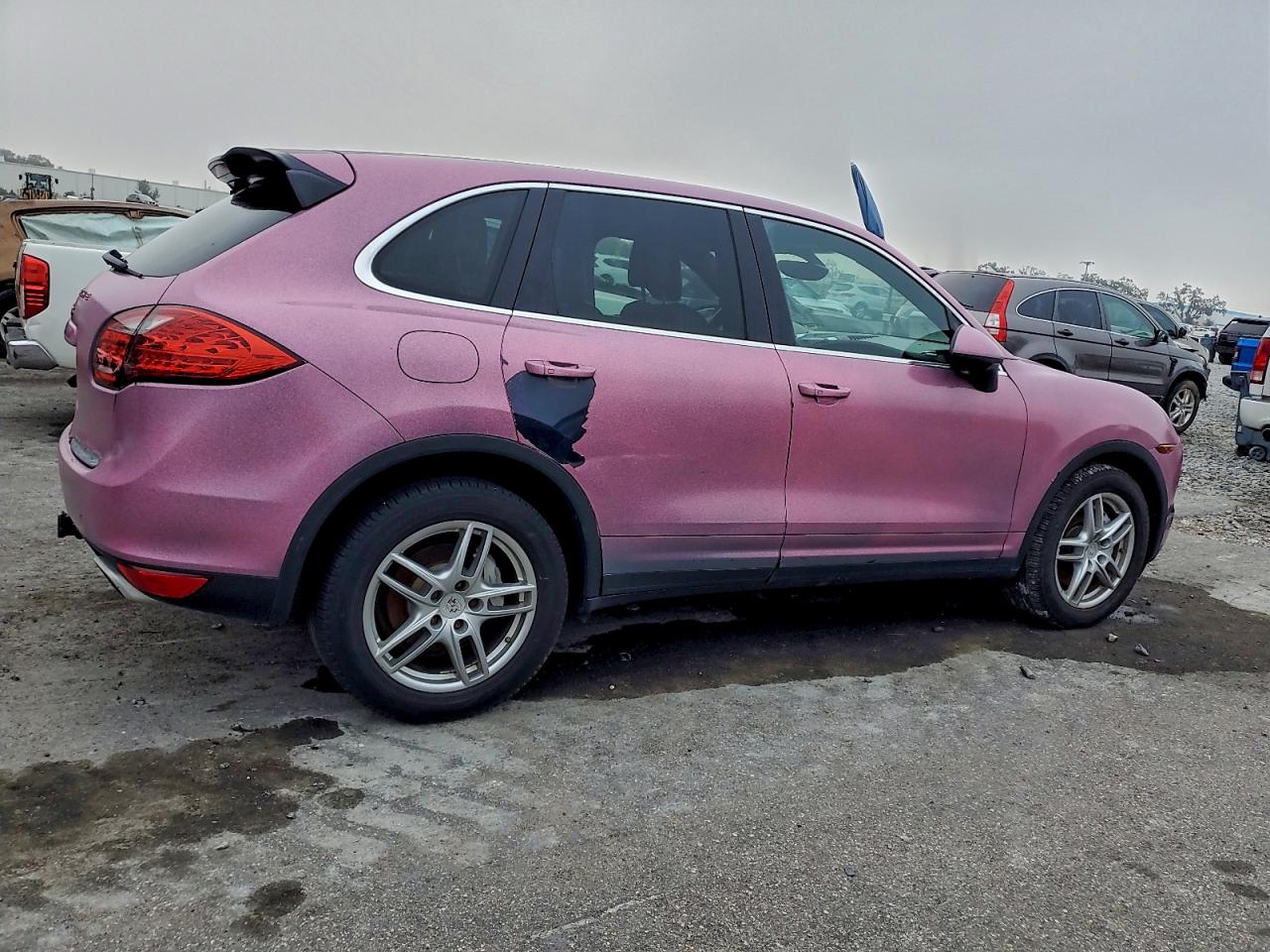 2011 Porsche Cayenne VIN WP1AB2A21BLA43658 photo 3
