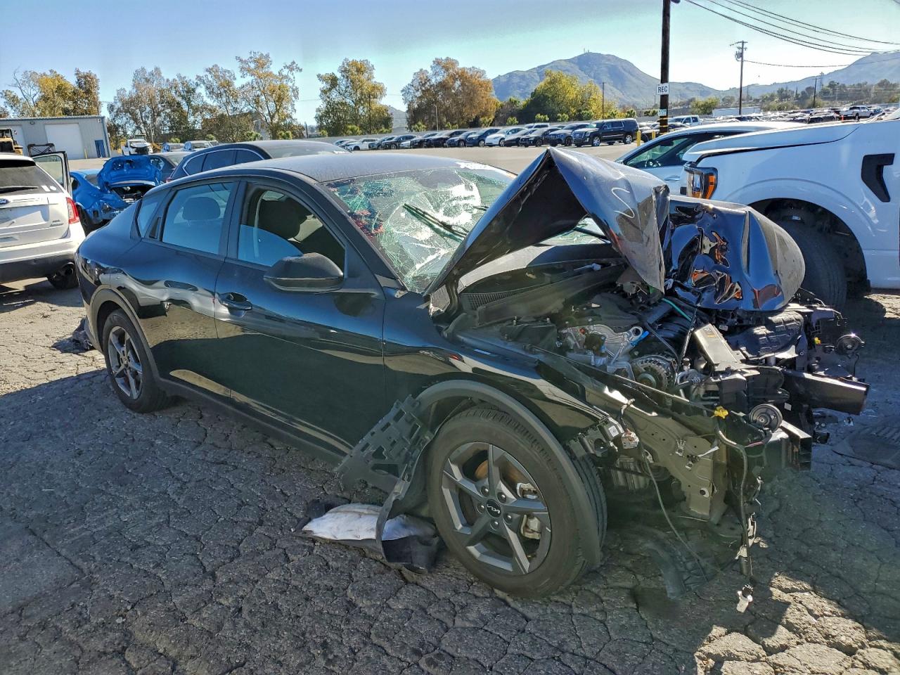 2025 Kia K4 lx VIN 3KPFT4DEXSE052616 photo 4