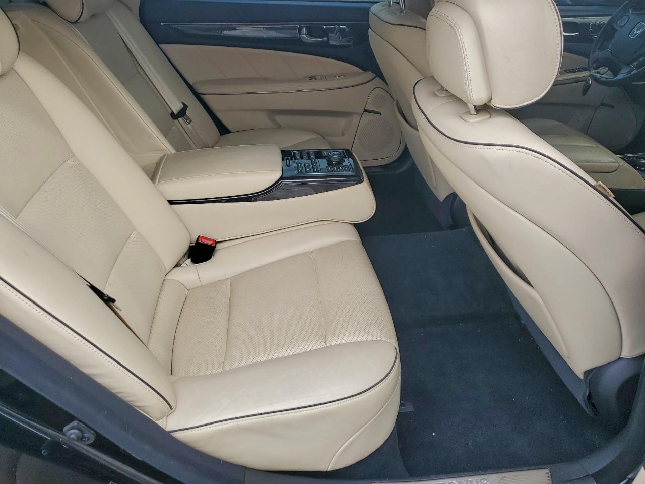 2015 Hyundai Equus VIN KMHGH4JH3FU093323 photo 10